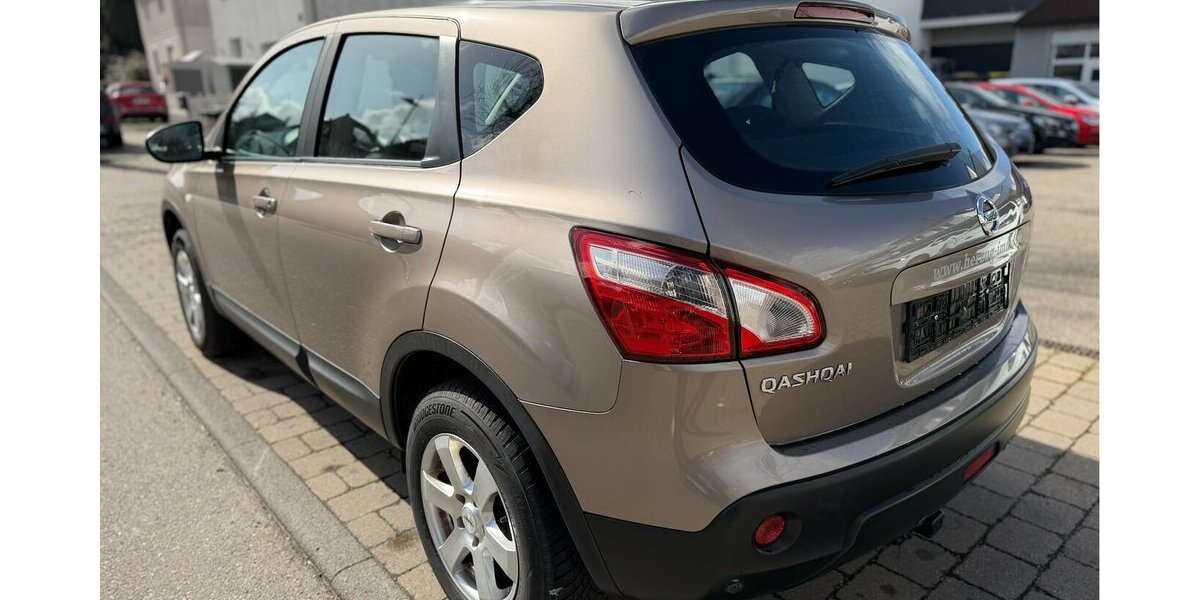 Nissan Qashqai Acenta 4X4 1. Hand AHK 100.000 km 7.490 &euro; Neckarsulm 74172