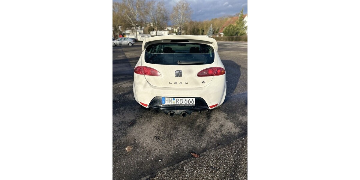 Seat Leon 171.878 km 6.299 &euro; Güglingen 74363