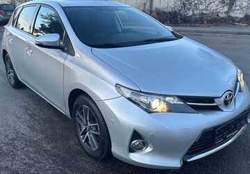 Toyota Auris 137.000 km 9.350 &euro; Möglingen/Ludwigsburg 71696
