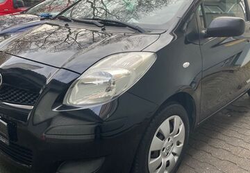 Toyota Yaris 116.000 km 2.500 &euro; Heilbronn 74080