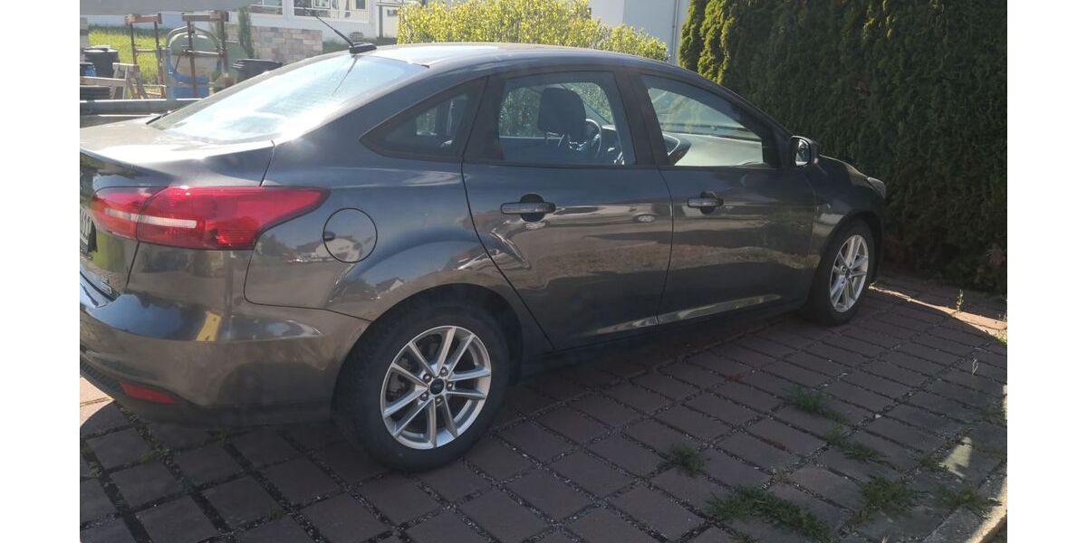 Ford Focus 34.500 km 10.900 &euro; Eppingen 75031