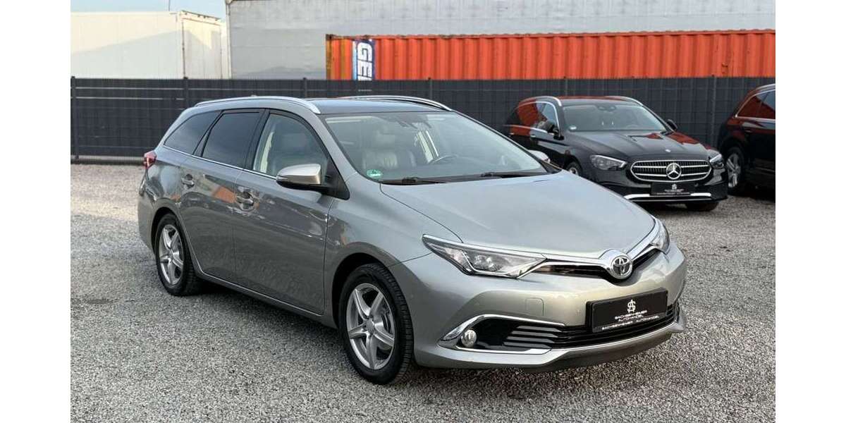 Toyota Auris 112.000 km 13.999 &euro; Sachsenheim 74343