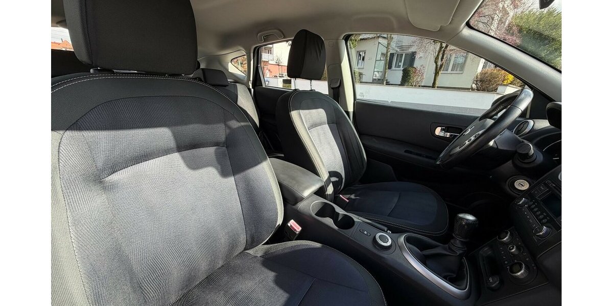 Nissan Qashqai Acenta 4X4 1. Hand AHK 100.000 km 7.490 &euro; Neckarsulm 74172