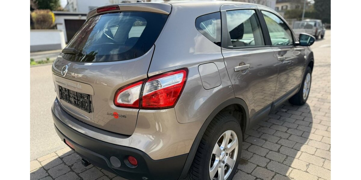 Nissan Qashqai Acenta 4X4 1. Hand AHK 100.000 km 7.490 &euro; Neckarsulm 74172