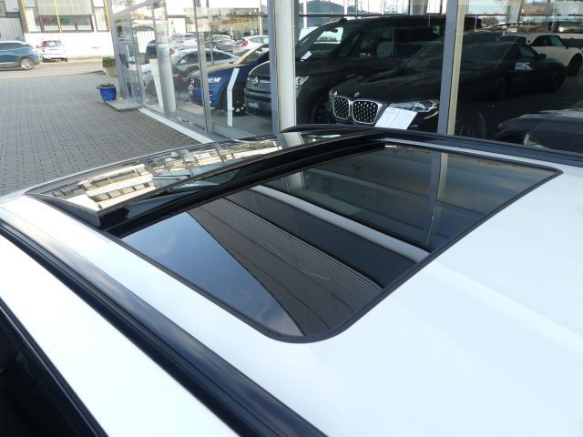 BMW 330 17.680 km 44.400 &euro; Vaihingen / Enz 71665