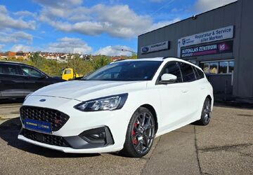 Ford Focus 33.000 km 27.490 &euro; Neudenau 74861