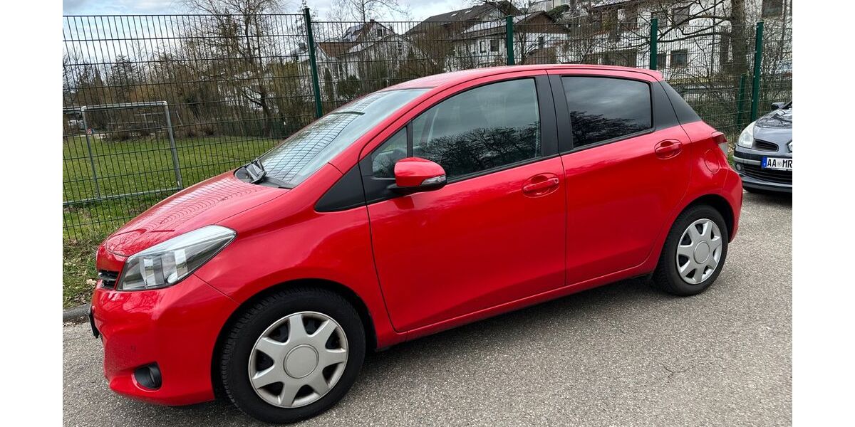 Toyota Yaris 15.200 km 8.900 &euro; Ellhofen 74248