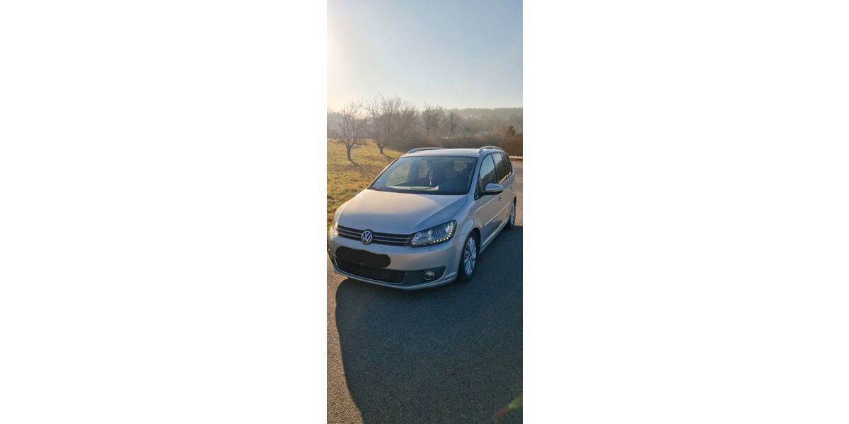 VW Touran 153.000 km 8.300 &euro; Hüffenhardt 74928