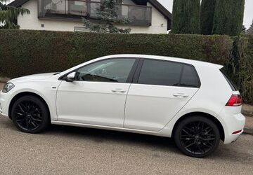 VW Golf 97.000 km 14.599 &euro; Heilbronn 74078