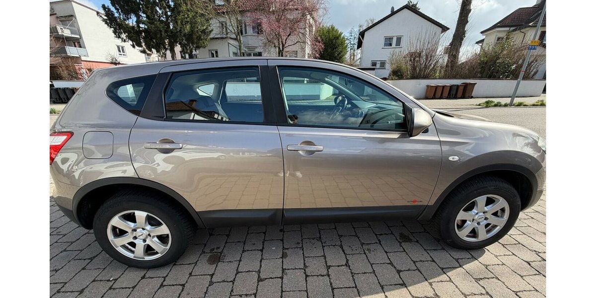 Nissan Qashqai Acenta 4X4 1. Hand AHK 100.000 km 7.490 &euro; Neckarsulm 74172