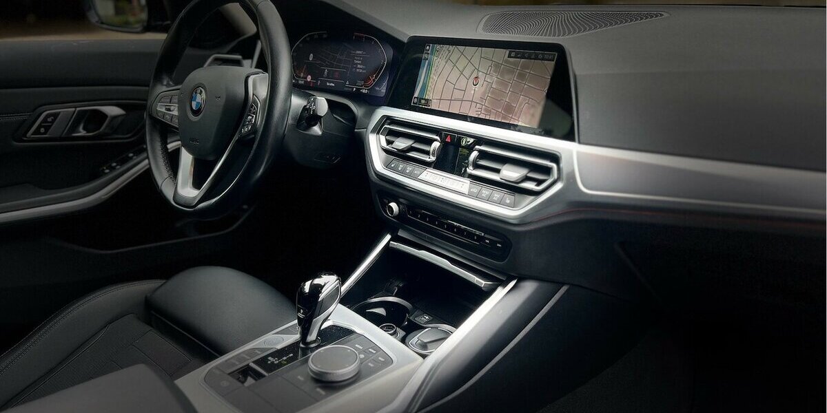 BMW 320d Sport Line Touring Navi Leder Kamera 210.000 km 16.990 &euro; Neckarsulm 74172