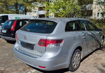 Toyota Avensis 180.000 km 6.900 &euro; Obersulm 74182