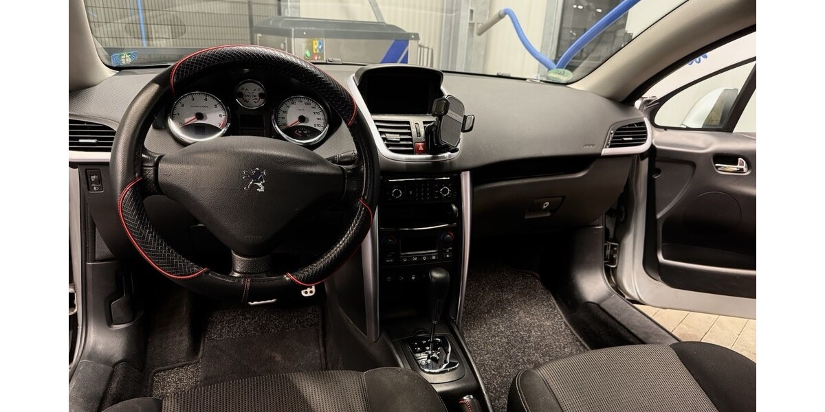 Peugeot 207 CC 163.165 km 5.200 &euro; Heilbronn 74072