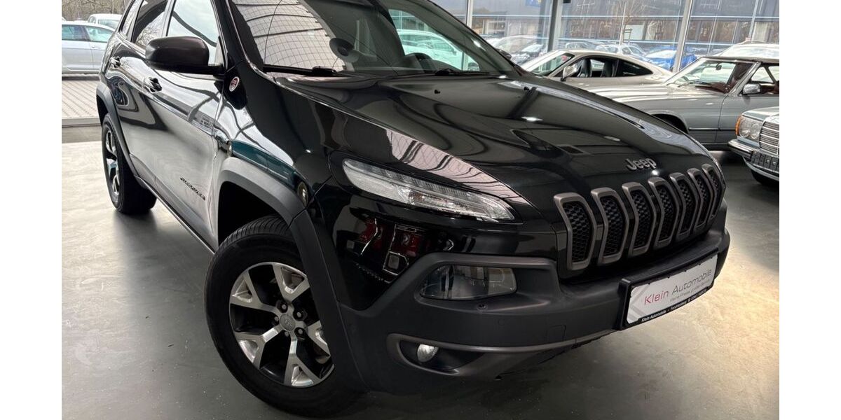 Jeep Cherokee 152.000 km 12.990 &euro; Forchtenberg 74670