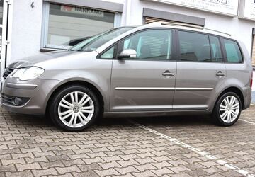 VW Touran 192.615 km 3.290 &euro; Bietigheim Bissingen 74321
