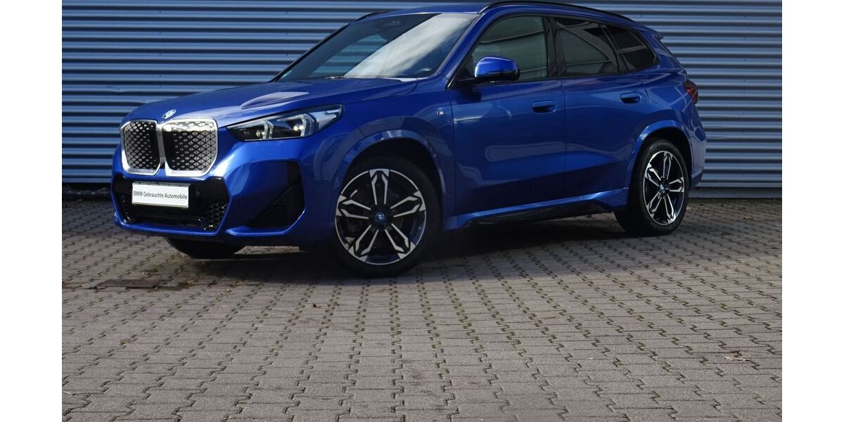 BMW iX1 24.737 km 41.575 &euro; Bietigheim-Bissingen 74321