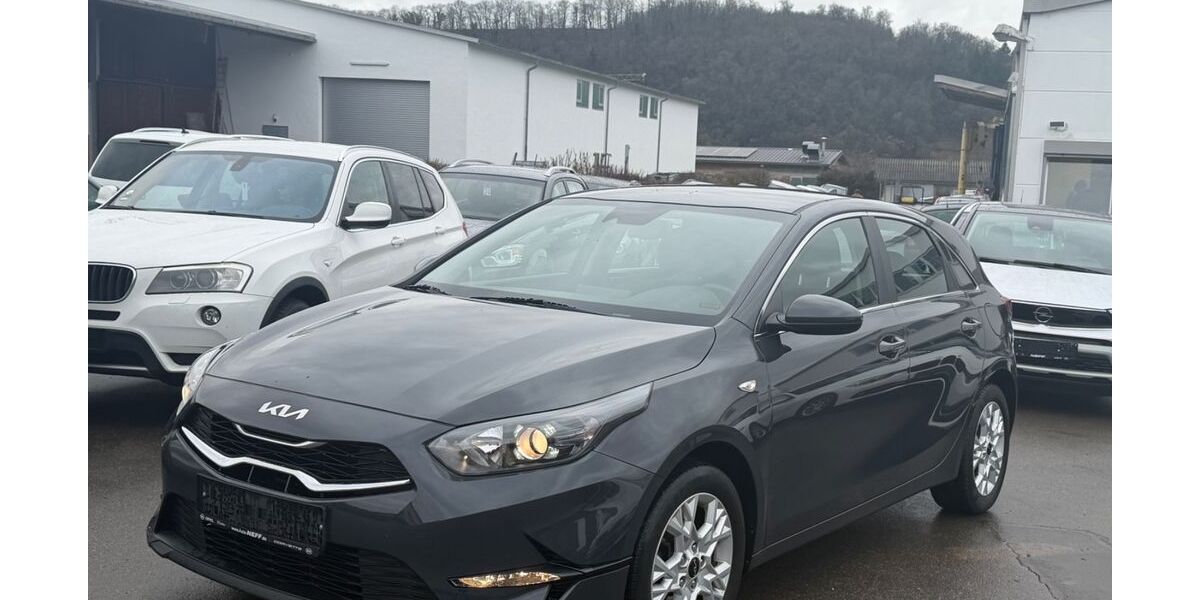 Kia ceed / Ceed 98.000 km 13.499 &euro; Gundelsheim 74831