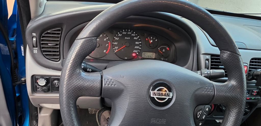 Nissan Almera 106.000 km 2.499 &euro; Backnang 71522