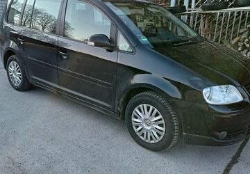 VW Touran 285.200 km 2.250 &euro; Möckmühl 74219