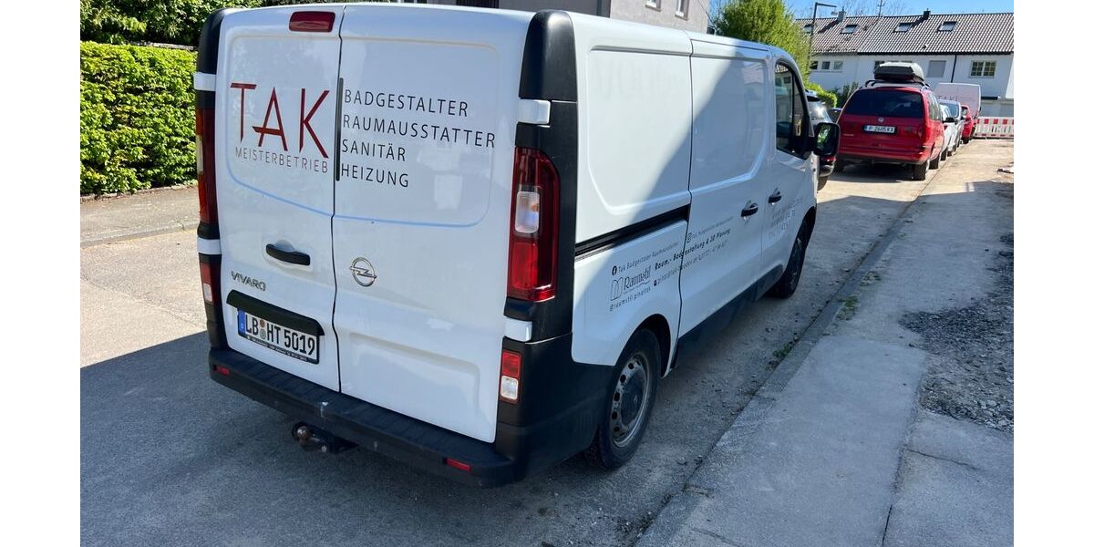 Opel Vivaro 197.000 km 8.599 &euro; Ludwigsburg 71638