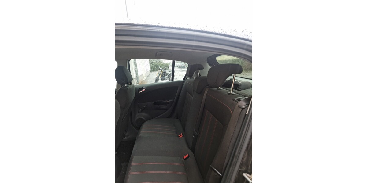 Opel Corsa D 98.000 km 2.800 &euro; Neckarsulm 74172