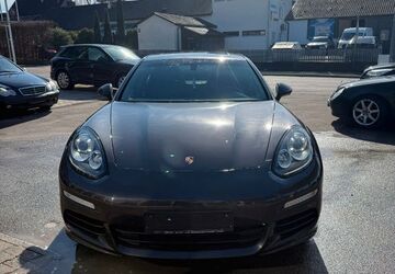 Porsche Panamera 189.875 km 26.900 &euro; Asperg 71679