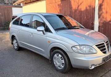 SsangYong Rodius 124.780 km 4.899 &euro; Siegelsbach 74936