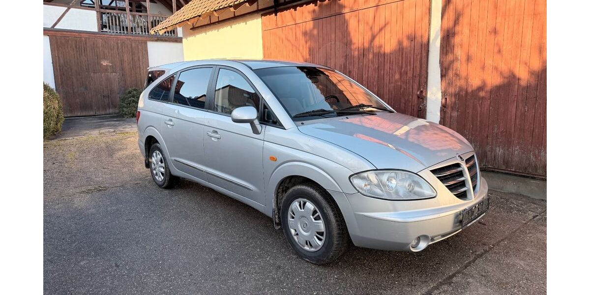 SsangYong Rodius 124.780 km 5.999 &euro; Siegelsbach 74936
