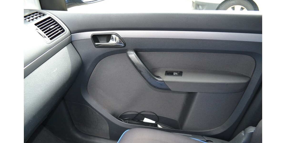 VW Touran 223.000 km 2.700 &euro; Mosbach 74821