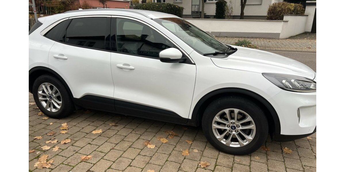 Ford Kuga TCDI Titanium 1 Hand navi 160.000 km 15.490 &euro; Neckarsulm 74172