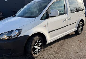 VW Caddy 156.000 km 8.797 &euro; Asperg 71679