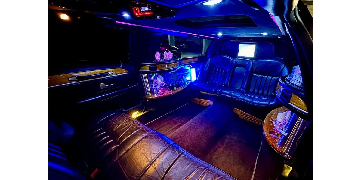 Lincoln Town Car 259.000 km 12.999 &euro; Möglingen 71696