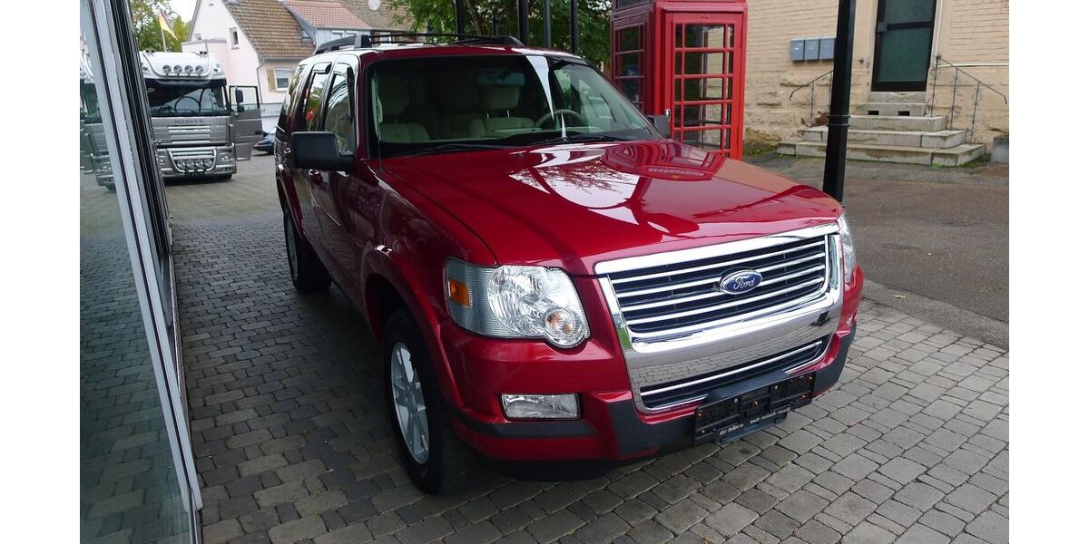 Ford Explorer 179.000 km 9.999 &euro; Heilbronn 74076