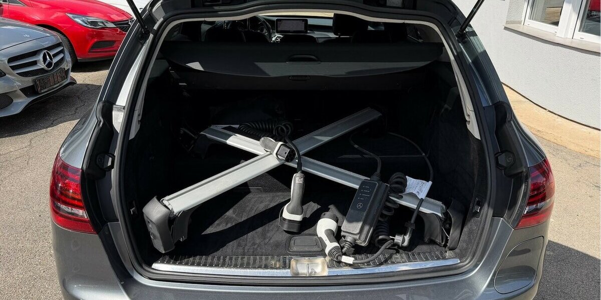 Mercedes-Benz C 300 e Diesel Hybrid Avantgarde Navi 165.000 km 16.990 &euro; Neckarsulm 74172