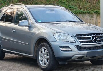 Mercedes-Benz ML 300 194.735 km 12.450 &euro; Vaihingen an der Enz 71665
